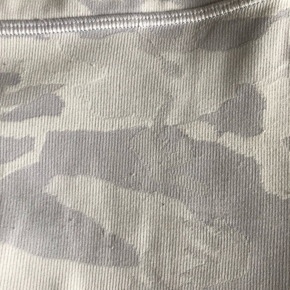 Lululemon Wonder Under High Waist  21"
Camo Alpine White  Leggings Size 4 - Picture 7 of 15